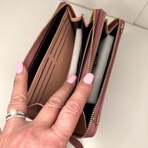 NWT Dusty Rose Hand crafted 12 Card Slot Large Capacity Crossbody Handbag - Picture 4 of 7